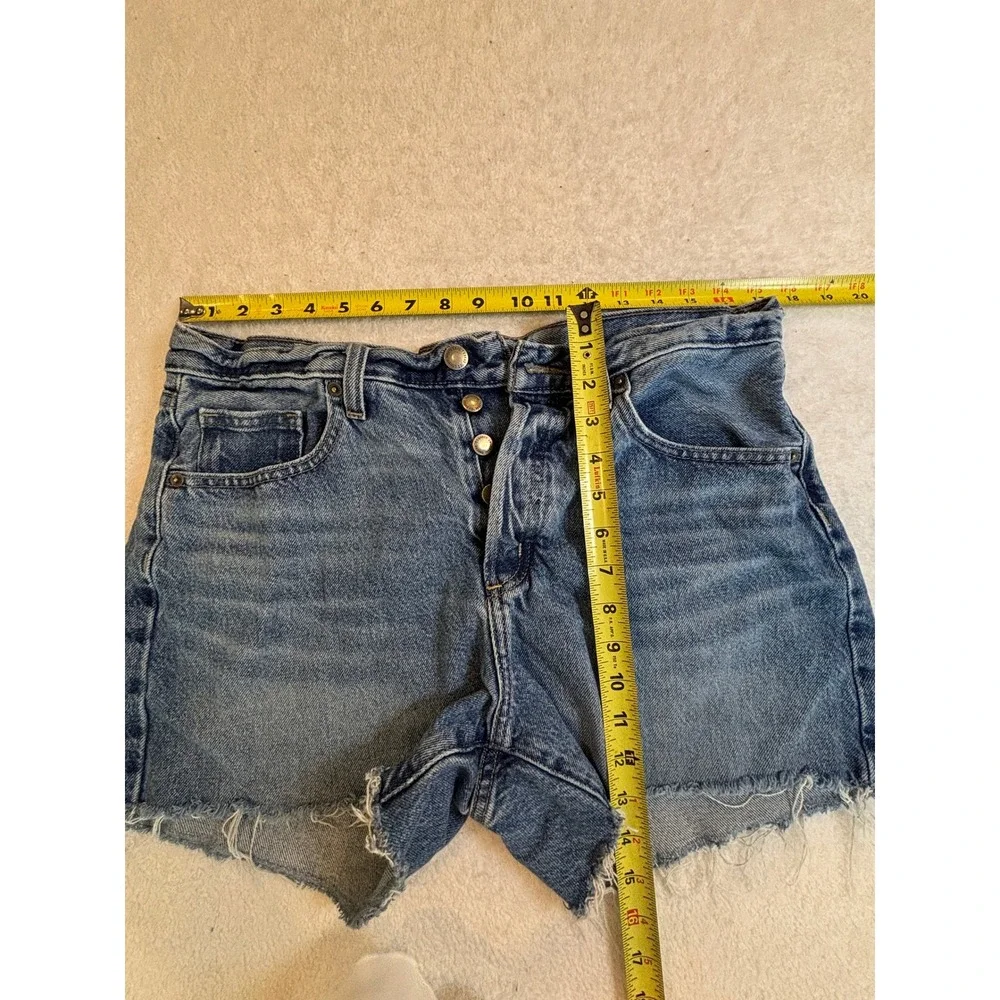 Abercrombie & Fitch Mid Rise 90s Baggy Denim Shorts Blue Raw Hem Size 28 6